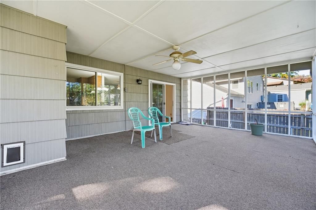Photo 22 of 45 - 1700 NE 67th Place, Gladstone, MO 64118
