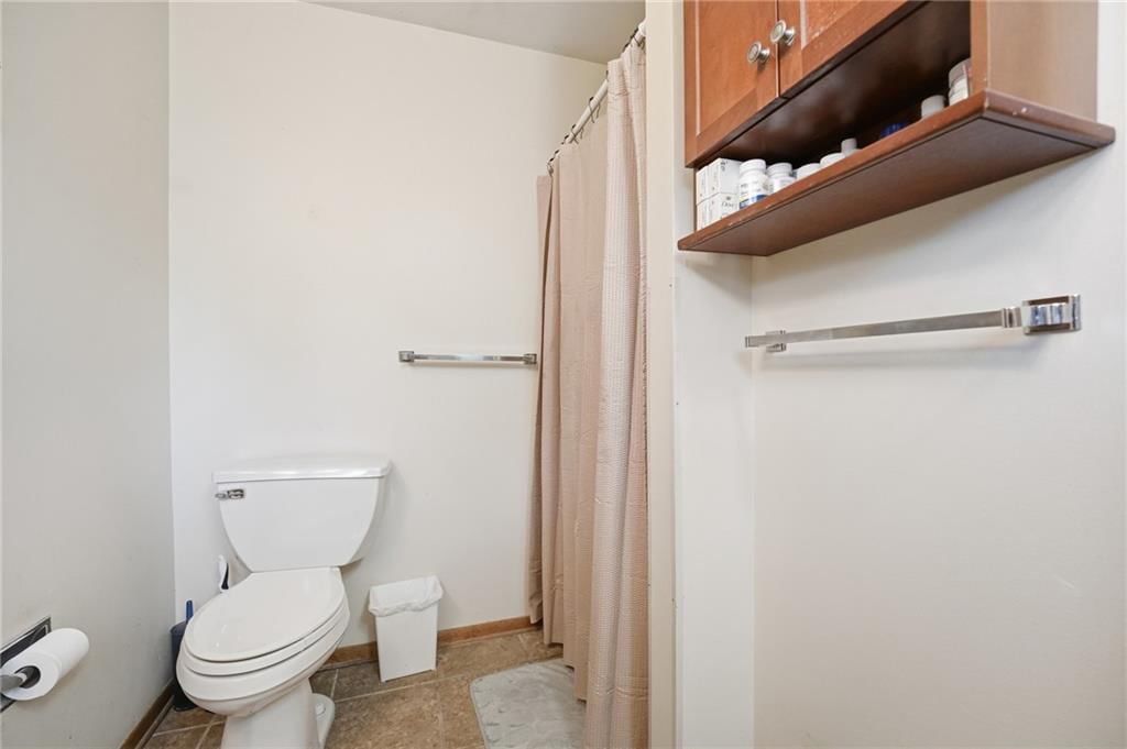 Photo 27 of 45 - 1700 NE 67th Place, Gladstone, MO 64118