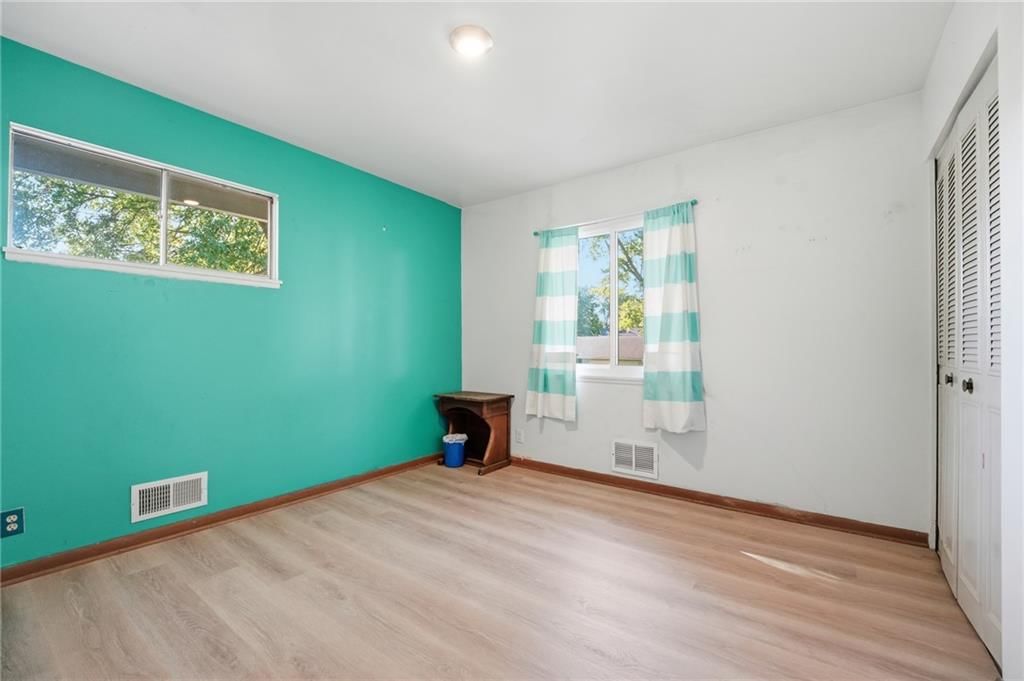 Photo 31 of 45 - 1700 NE 67th Place, Gladstone, MO 64118