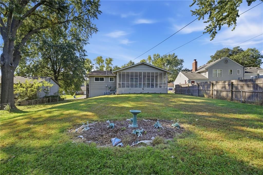 Photo 44 of 45 - 1700 NE 67th Place, Gladstone, MO 64118