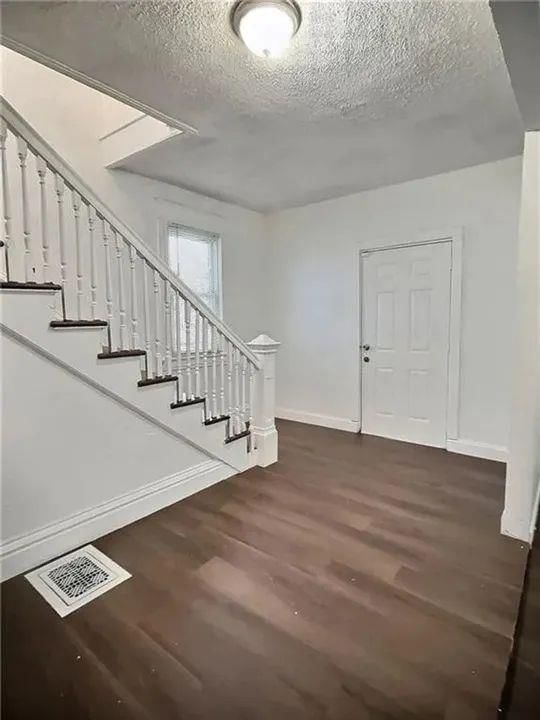 Photo 6 of 16 - 2006 Agnes Avenue, Kansas City, MO 64127