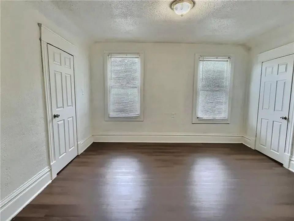 Photo 11 of 16 - 2006 Agnes Avenue, Kansas City, MO 64127