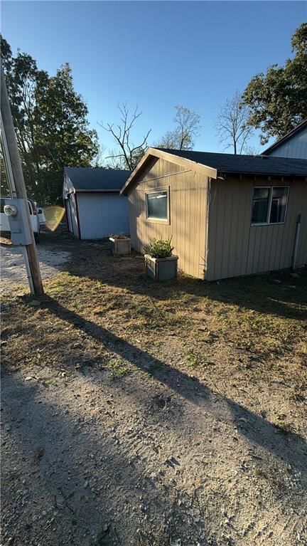 8202 E Shady Tree Lane, Freeman, MO: listing photo 3