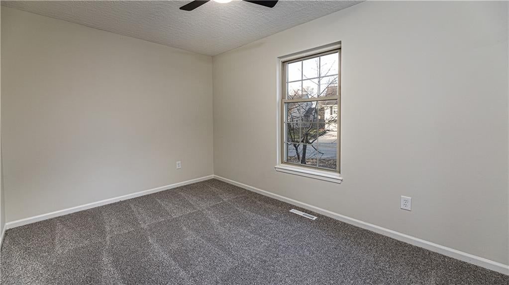 Photo 10 of 29 - 16900 E 49th Terrace S, Independence, MO 64055