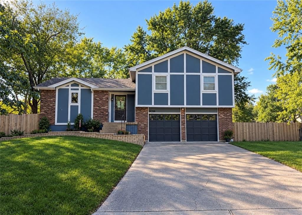 14706 S Homestead Drive, Olathe, KS