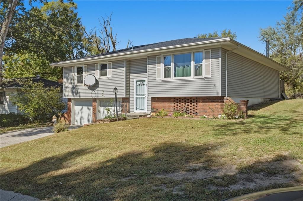 5538 Webster Avenue, Kansas City, KS: listing photo 2