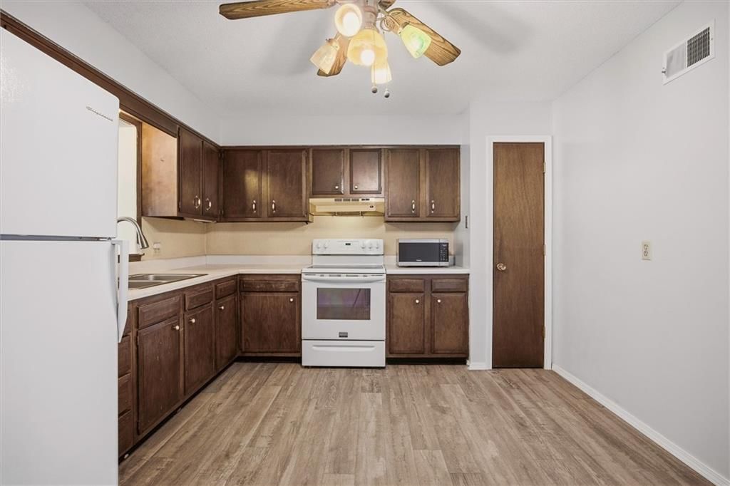 Photo 8 of 24 - 5538 Webster Avenue, Kansas City, KS 66104