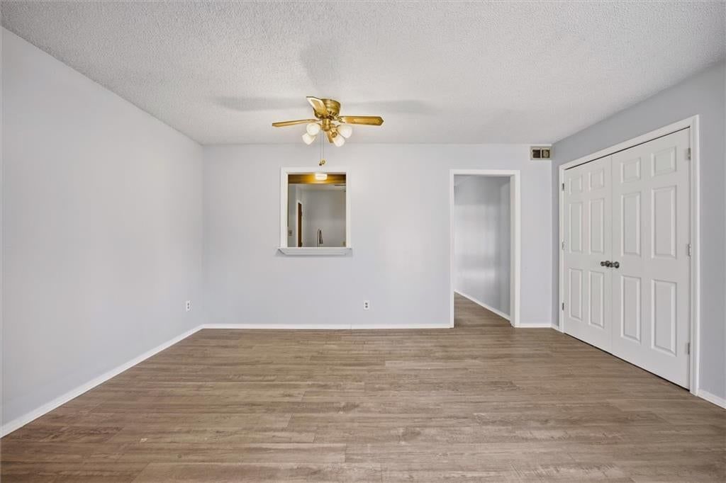 Photo 10 of 24 - 5538 Webster Avenue, Kansas City, KS 66104
