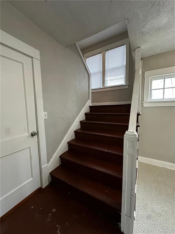 Photo 8 of 17 - 4208 Wabash Avenue, Kansas City, MO 64130