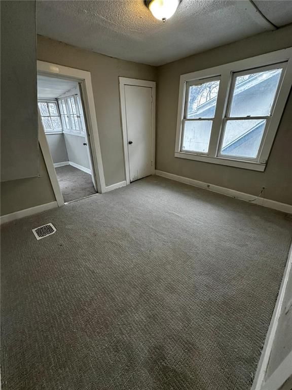 Photo 14 of 17 - 4208 Wabash Avenue, Kansas City, MO 64130
