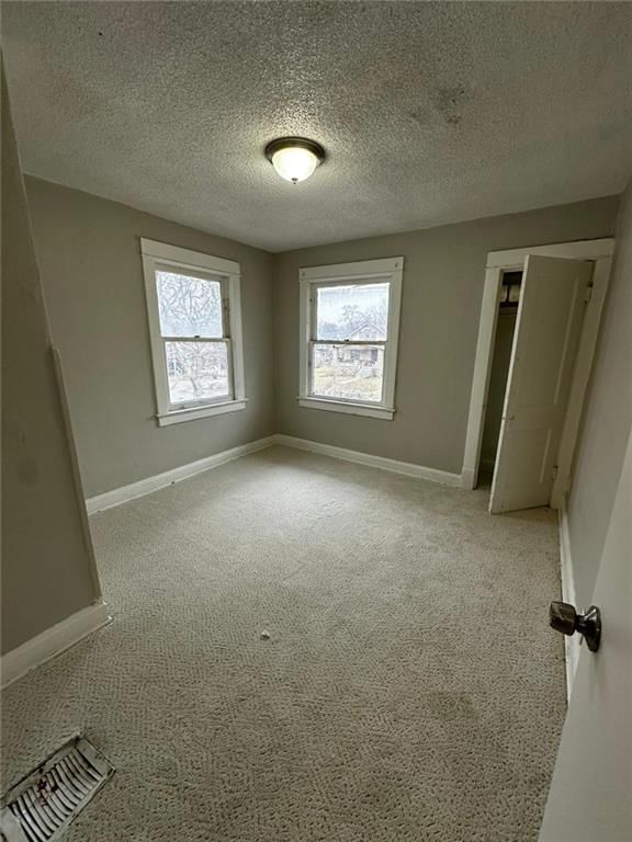 Photo 16 of 17 - 4208 Wabash Avenue, Kansas City, MO 64130