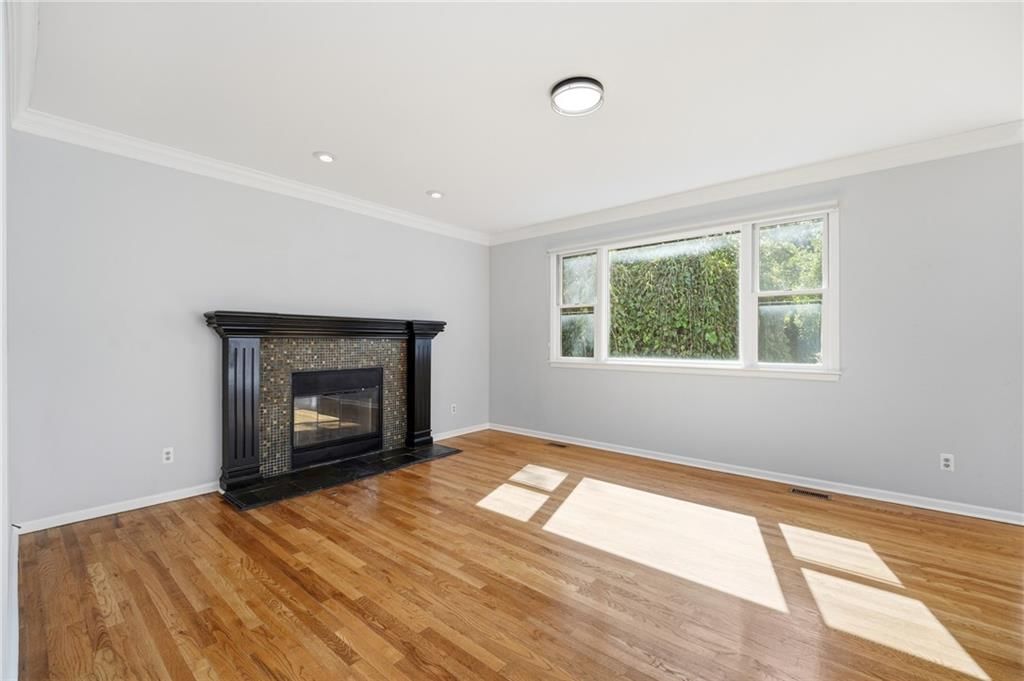 Photo 8 of 72 - 9409 W 131st Street, Overland Park, KS 66213