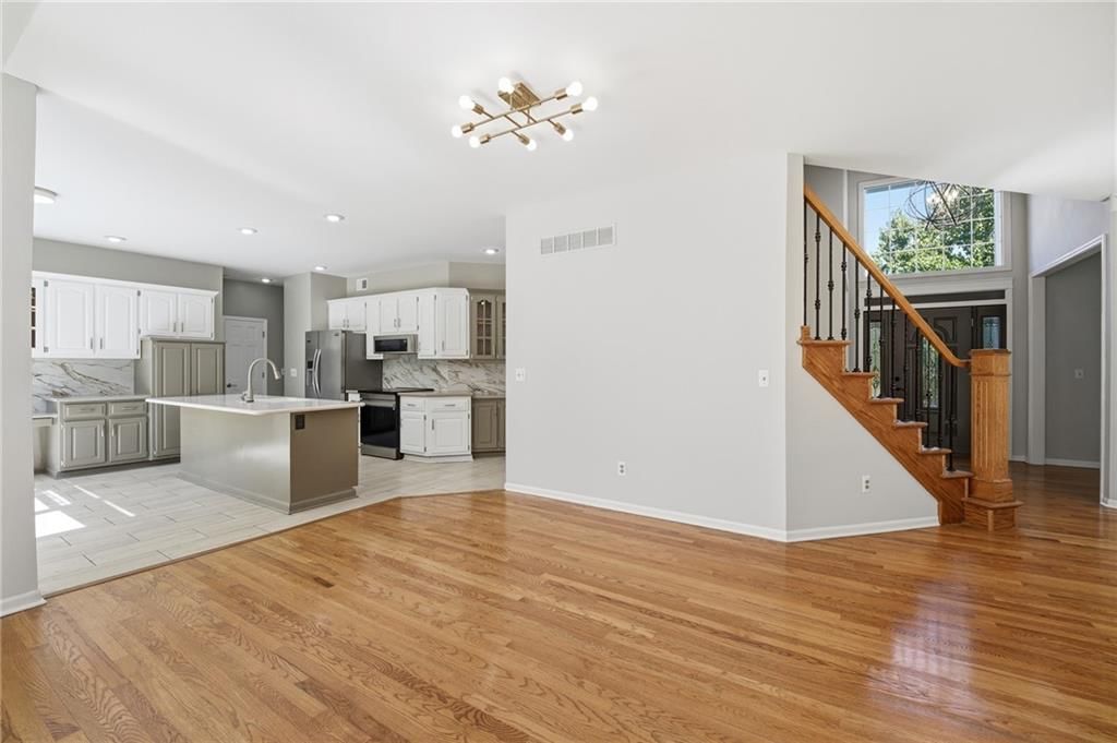 Photo 16 of 72 - 9409 W 131st Street, Overland Park, KS 66213