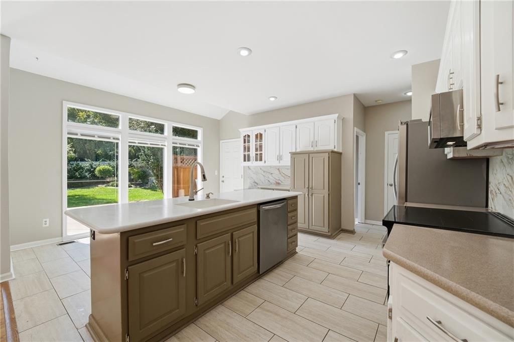 Photo 20 of 72 - 9409 W 131st Street, Overland Park, KS 66213