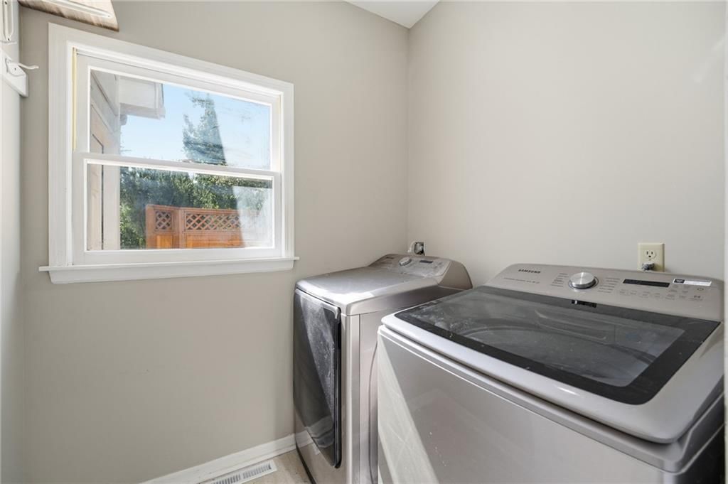 Photo 24 of 72 - 9409 W 131st Street, Overland Park, KS 66213