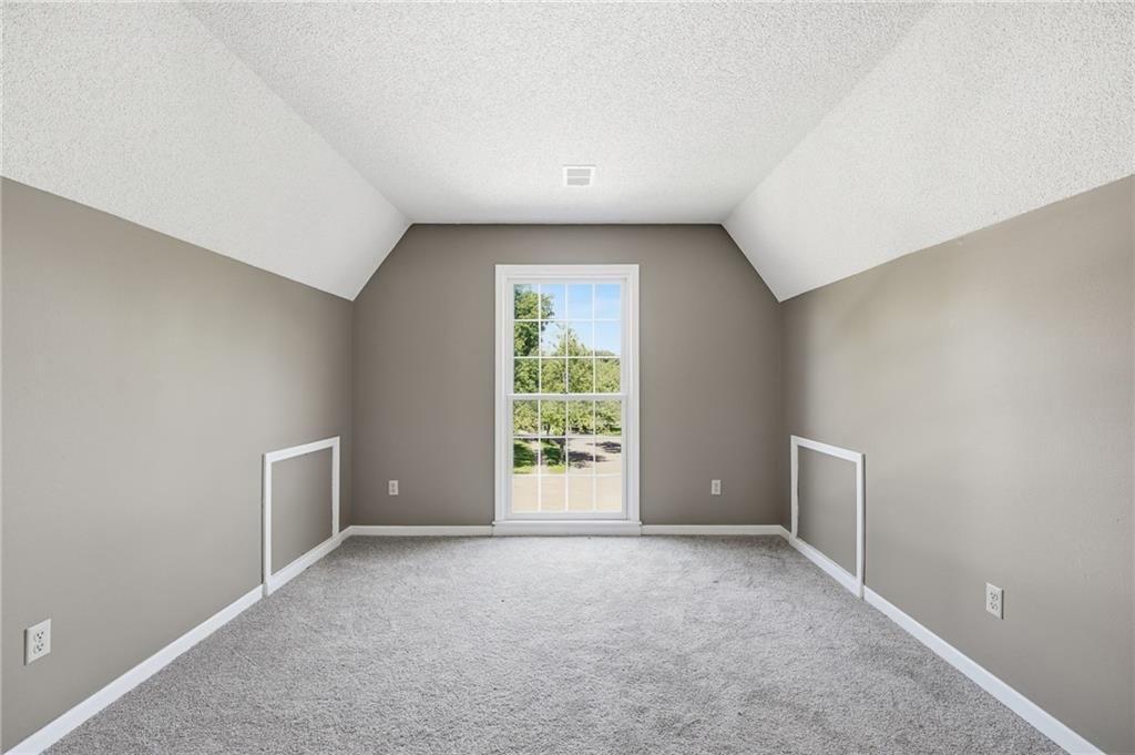Photo 33 of 72 - 9409 W 131st Street, Overland Park, KS 66213