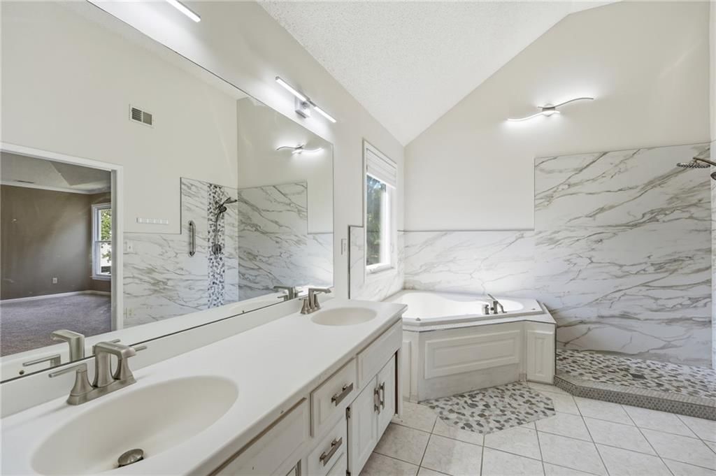 Photo 35 of 72 - 9409 W 131st Street, Overland Park, KS 66213