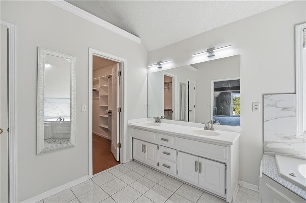 Photo 37 of 72 - 9409 W 131st Street, Overland Park, KS 66213