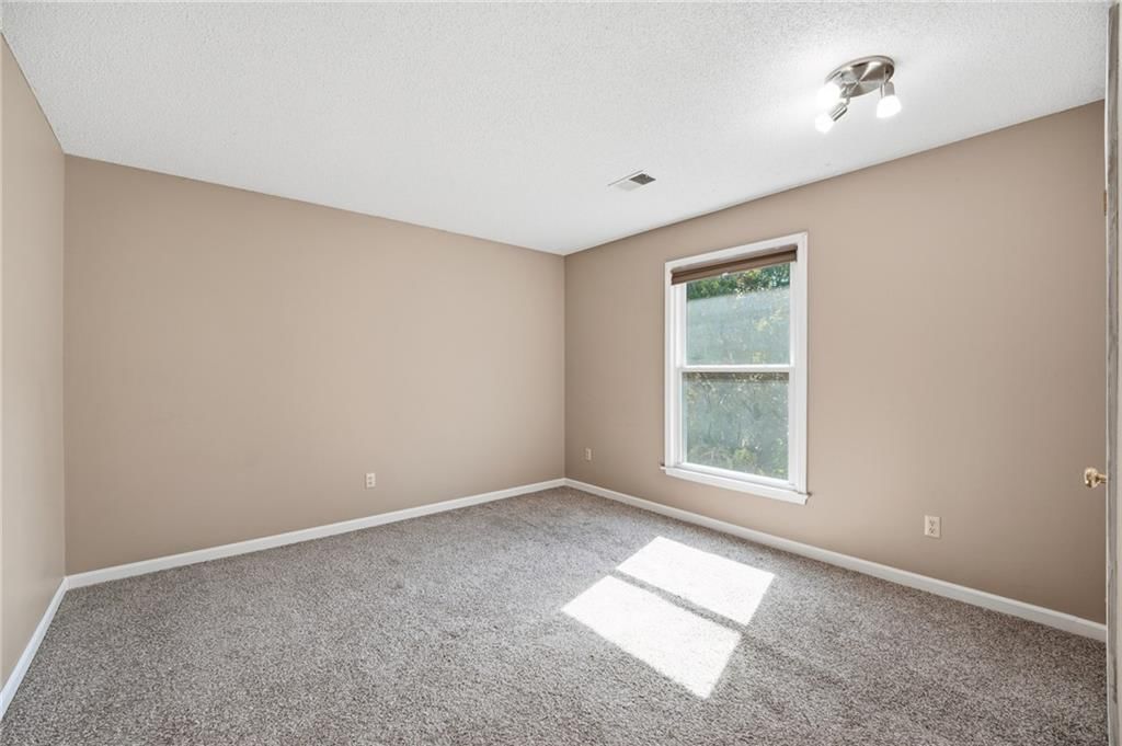 Photo 42 of 72 - 9409 W 131st Street, Overland Park, KS 66213