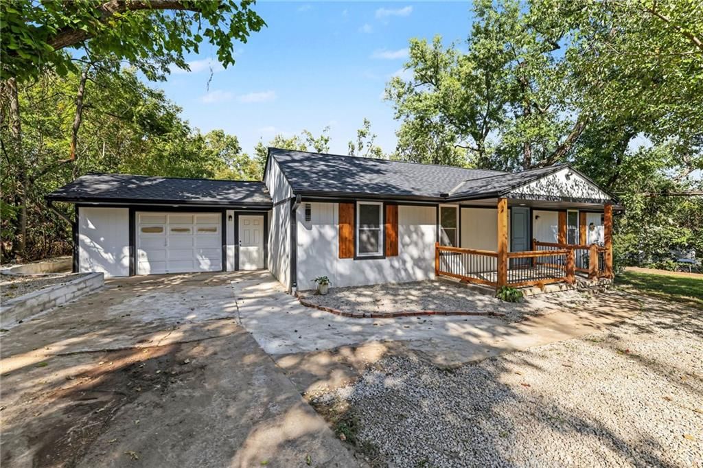 5540 Lafayette Avenue, Kansas City, KS: listing photo 2