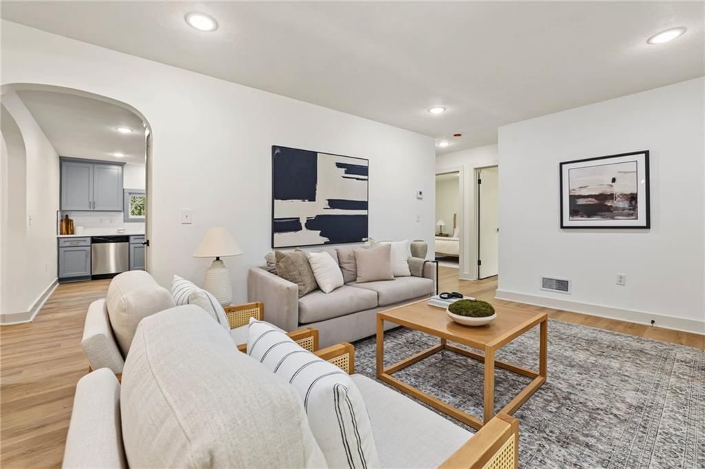 Photo 5 of 26 - 5540 Lafayette Avenue, Kansas City, KS 66104
