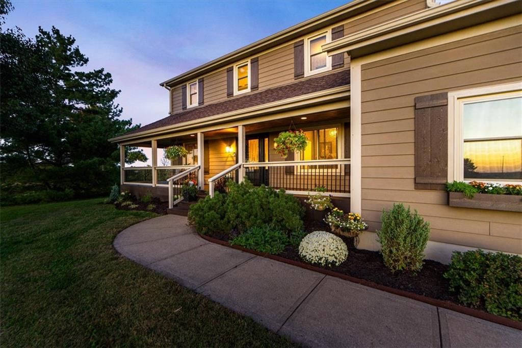 Photo 6 of 98 - 23237 Nall Road, Bucyrus, KS 66013