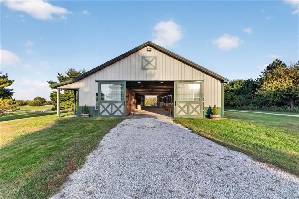 Photo 36 of 98 - 23237 Nall Road, Bucyrus, KS 66013