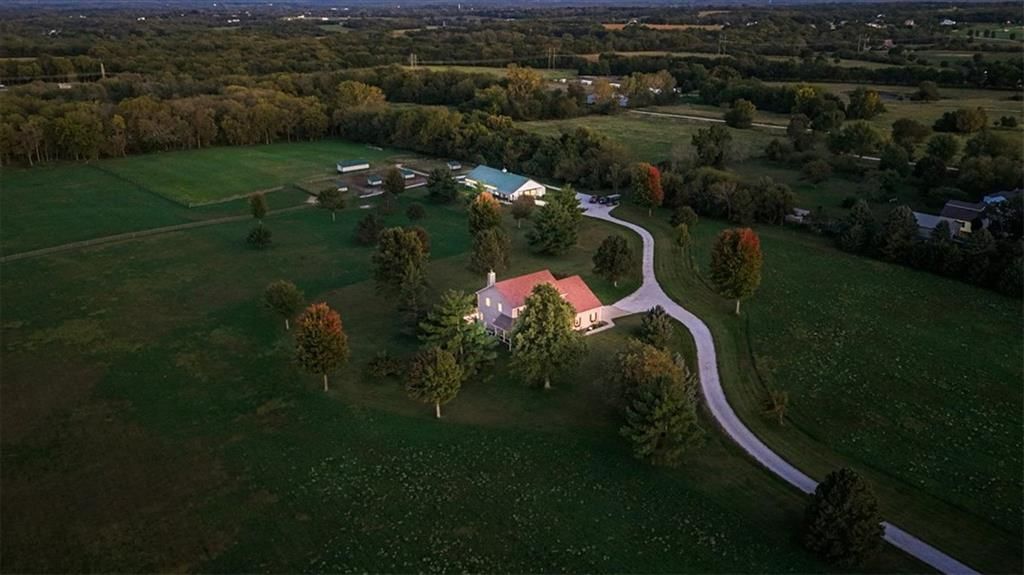 Photo 26 of 98 - 23237 Nall Road, Bucyrus, KS 66013