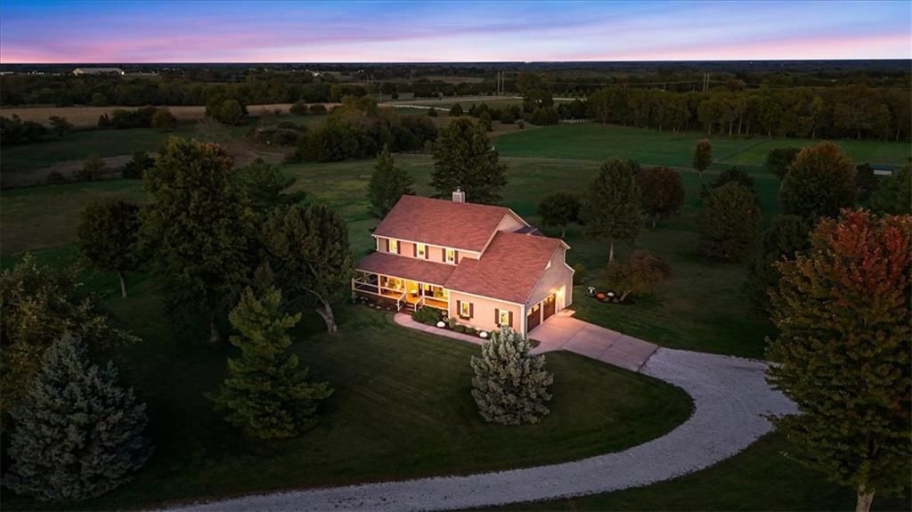23237 Nall Road, Bucyrus, KS