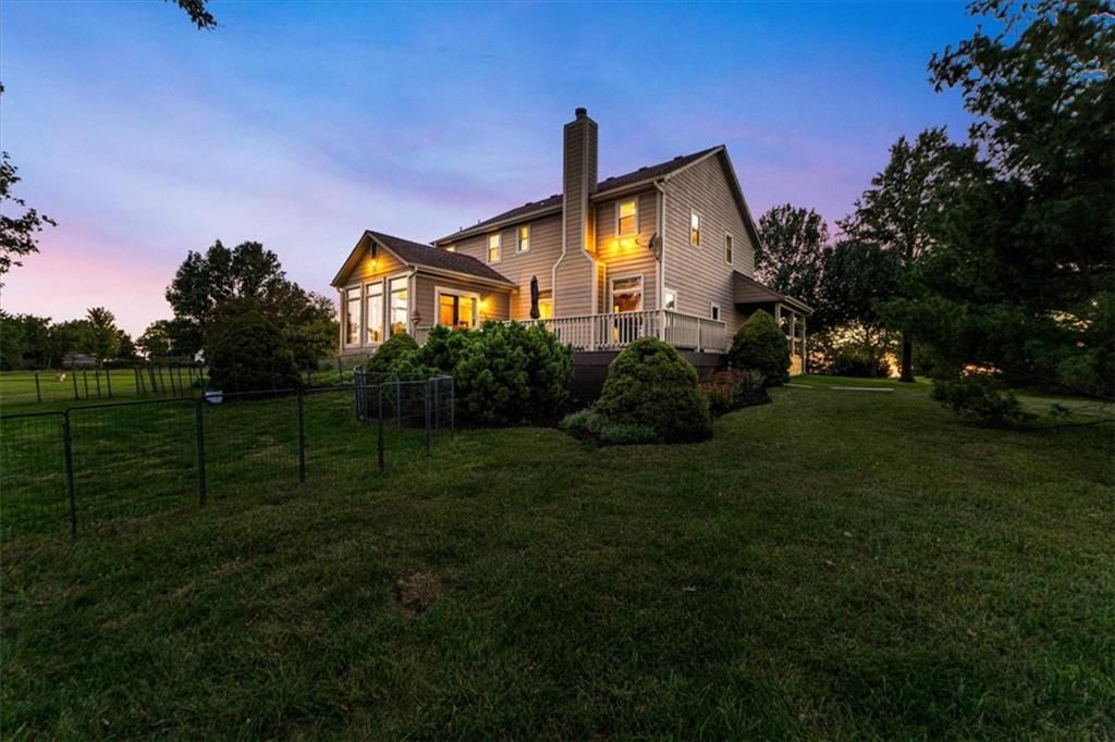 Photo 8 of 98 - 23237 Nall Road, Bucyrus, KS 66013