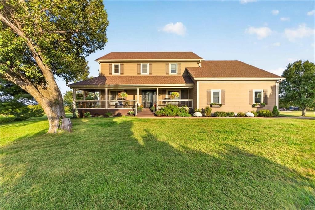 Photo 13 of 98 - 23237 Nall Road, Bucyrus, KS 66013