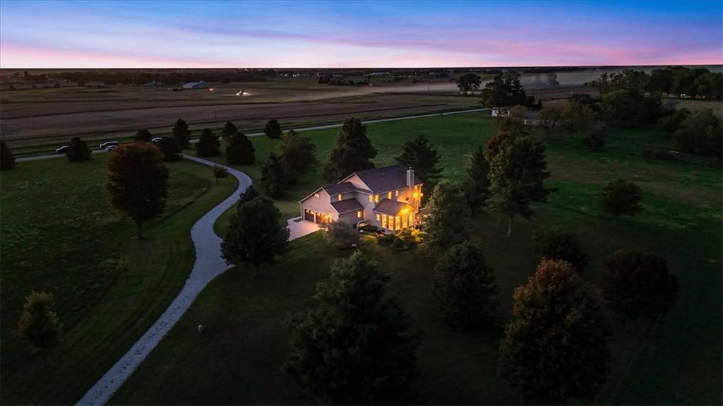 Photo 28 of 98 - 23237 Nall Road, Bucyrus, KS 66013
