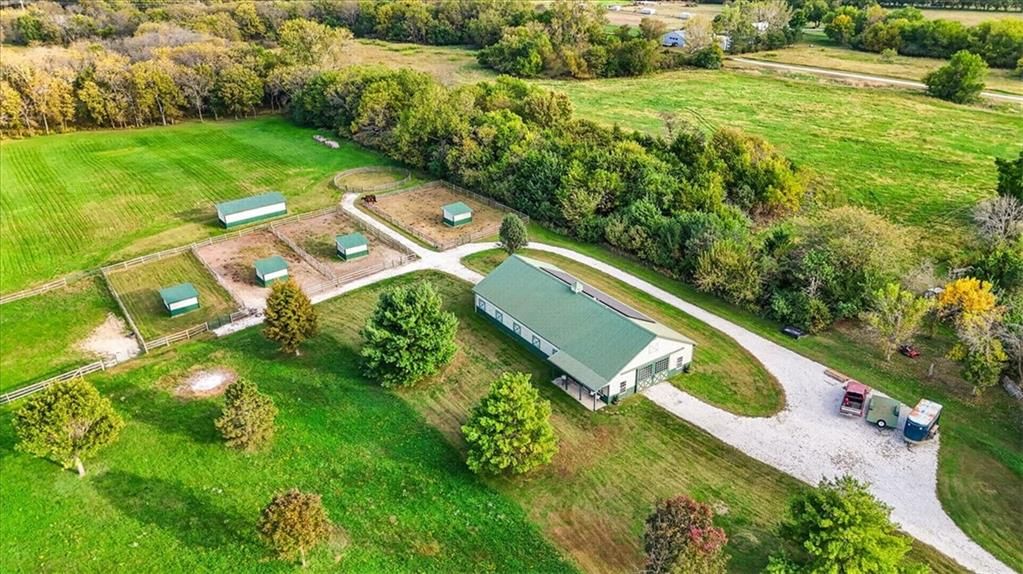Photo 91 of 98 - 23237 Nall Road, Bucyrus, KS 66013