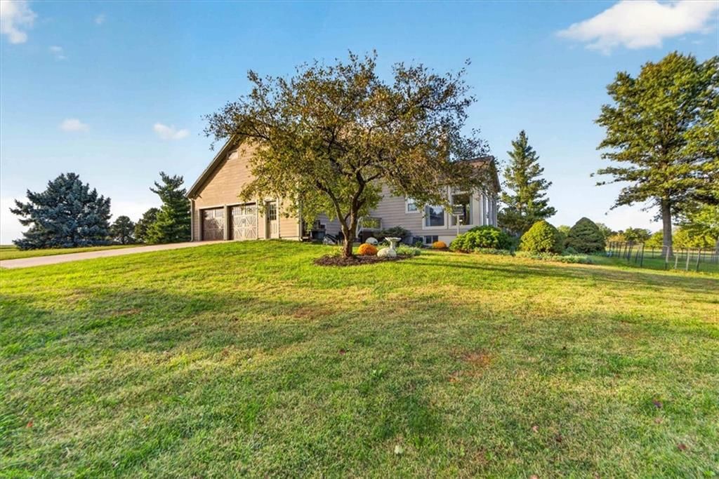 Photo 16 of 98 - 23237 Nall Road, Bucyrus, KS 66013
