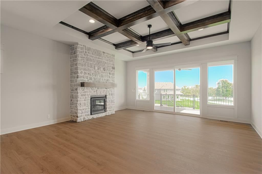 Photo 10 of 48 - 1833 SW Arbor Park Drive, Lee's Summit, MO 64082