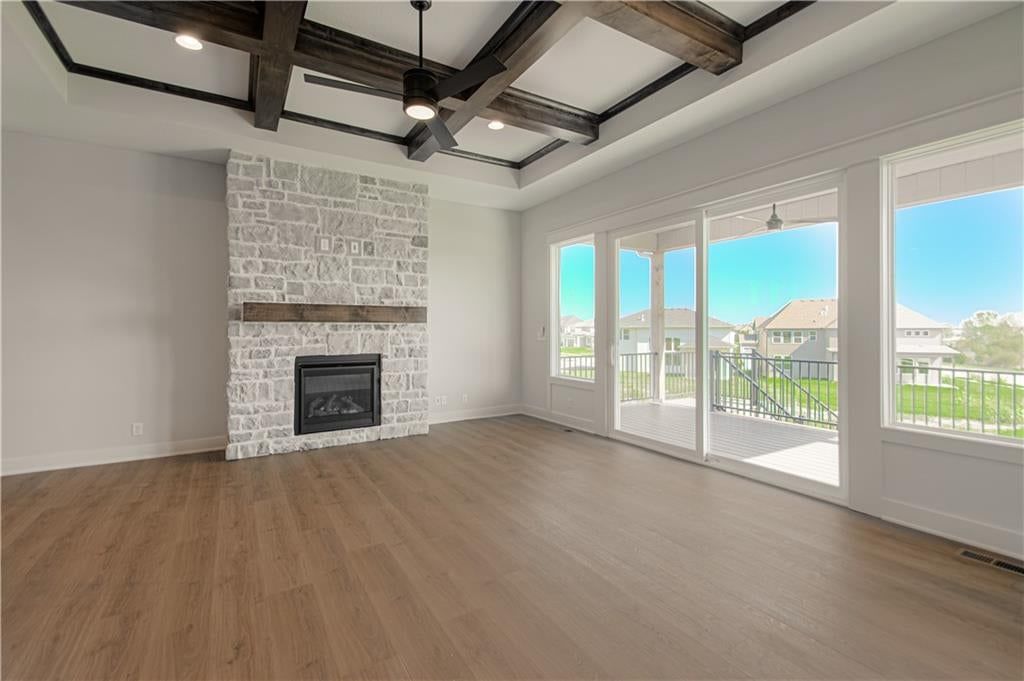 Photo 11 of 48 - 1833 SW Arbor Park Drive, Lee's Summit, MO 64082