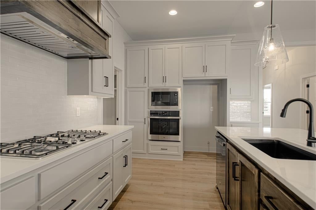 Photo 16 of 48 - 1833 SW Arbor Park Drive, Lee's Summit, MO 64082