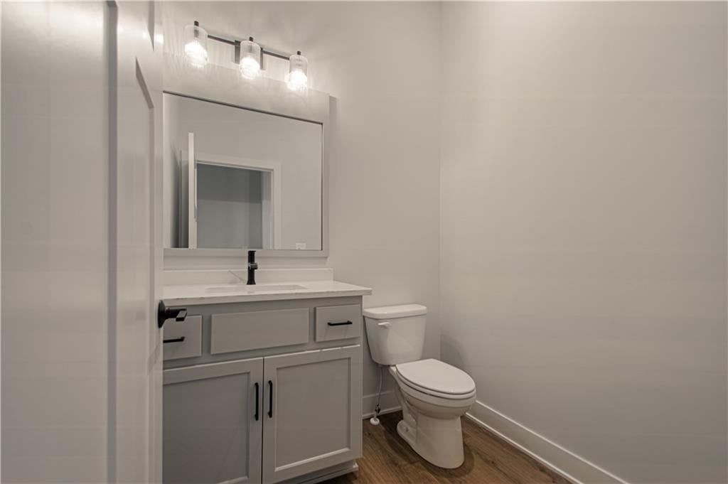 Photo 18 of 48 - 1833 SW Arbor Park Drive, Lee's Summit, MO 64082