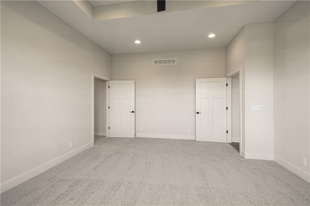 Photo 21 of 48 - 1833 SW Arbor Park Drive, Lee's Summit, MO 64082
