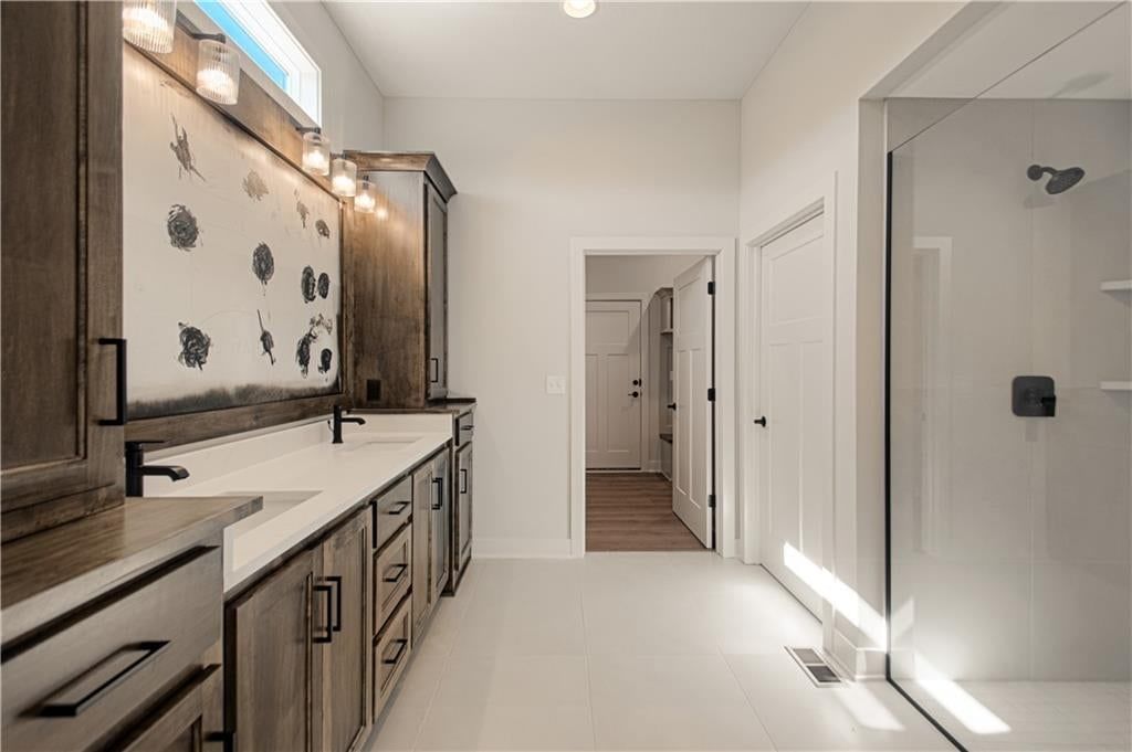Photo 23 of 48 - 1833 SW Arbor Park Drive, Lee's Summit, MO 64082