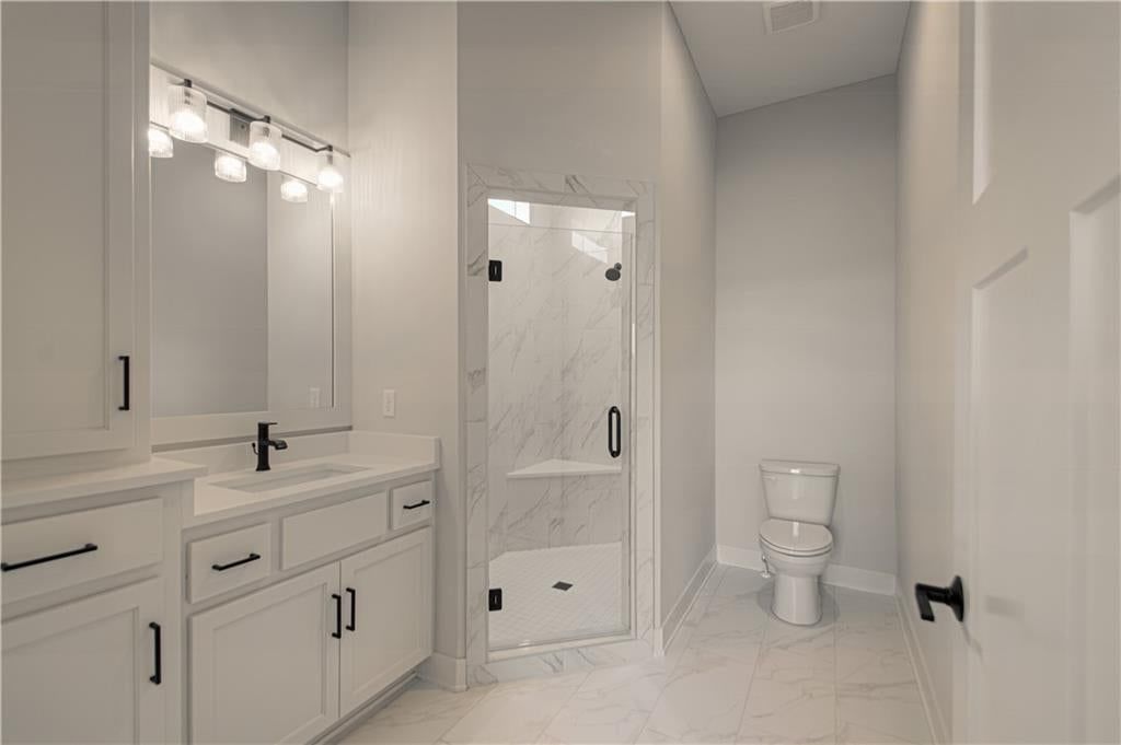 Photo 27 of 48 - 1833 SW Arbor Park Drive, Lee's Summit, MO 64082