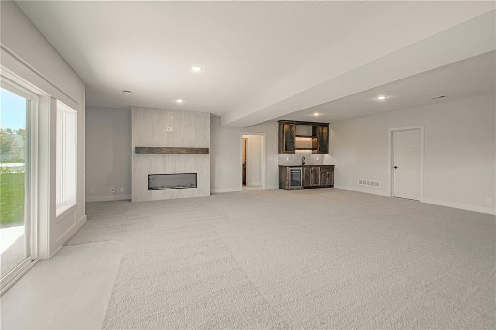 Photo 31 of 48 - 1833 SW Arbor Park Drive, Lee's Summit, MO 64082