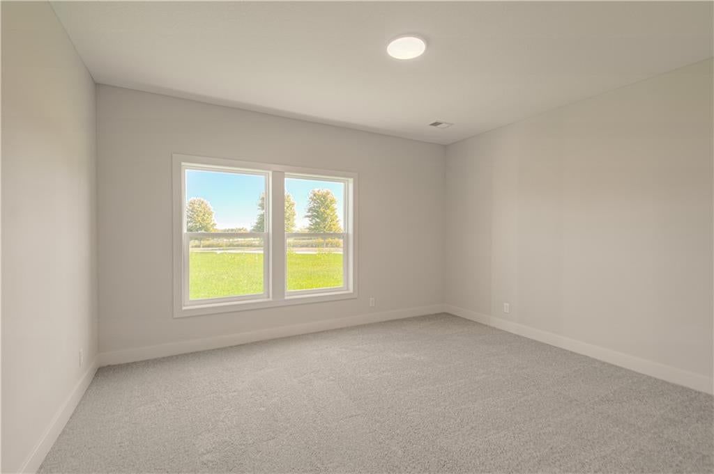 Photo 34 of 48 - 1833 SW Arbor Park Drive, Lee's Summit, MO 64082