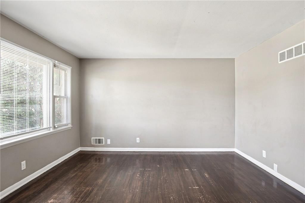2500 Topping Avenue, Kansas City, MO: listing photo 2