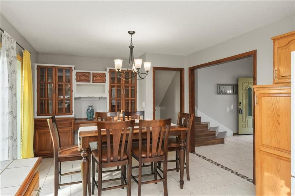 Photo 14 of 37 - 1628 NE AUBURN Drive, Lee's Summit, MO 64086