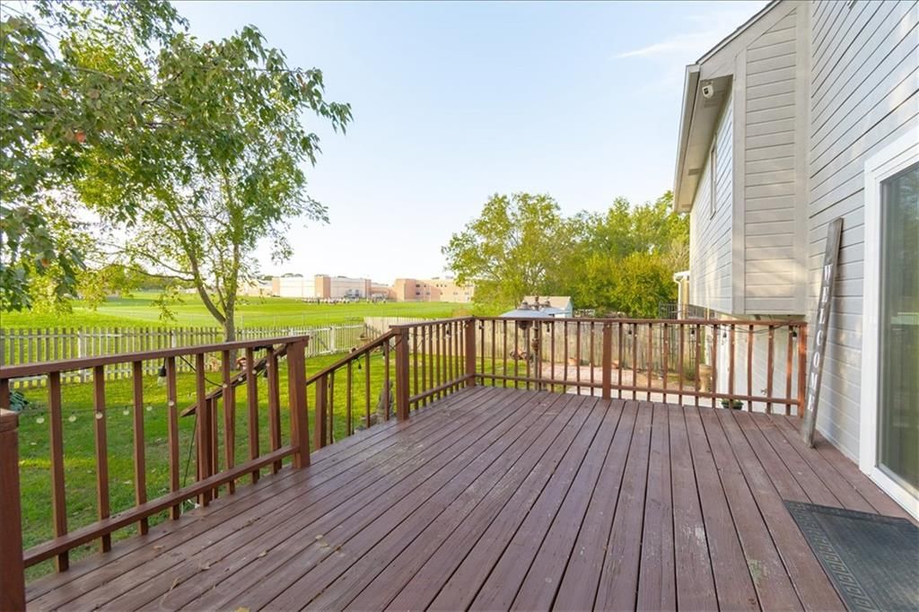 Photo 28 of 37 - 1628 NE AUBURN Drive, Lee's Summit, MO 64086