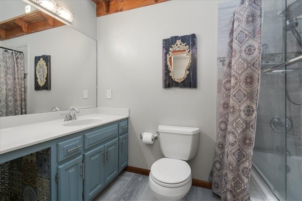 Photo 24 of 37 - 1628 NE AUBURN Drive, Lee's Summit, MO 64086
