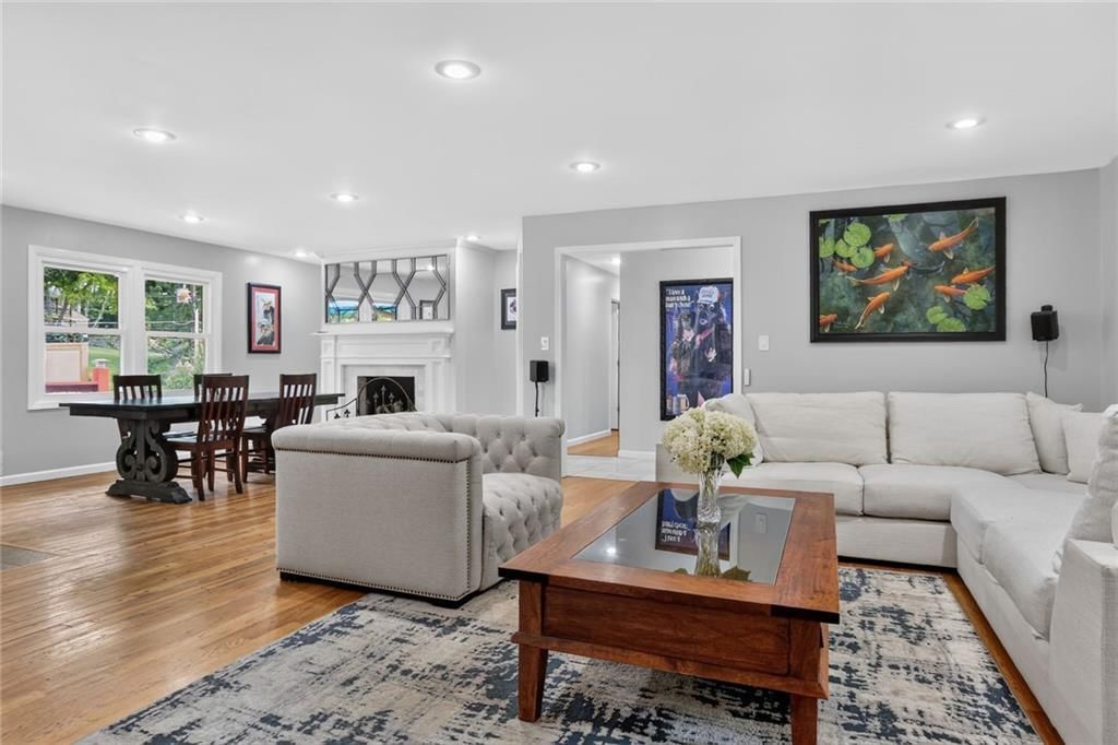 2400 W 103RD Street, Leawood, KS