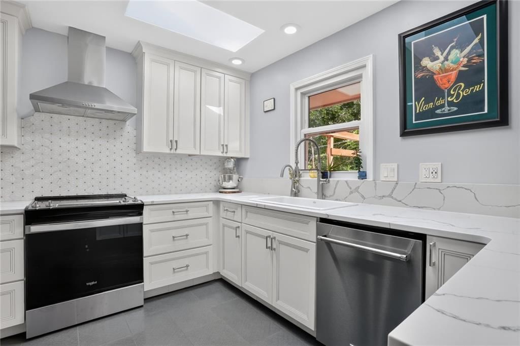 Photo 6: stainless steel appliances, 2400 W 103RD Street, Leawood, KS 66206