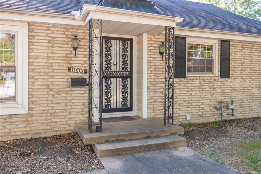 Photo 4 of 35 - 11000 Washington Street, Kansas City, MO 64114